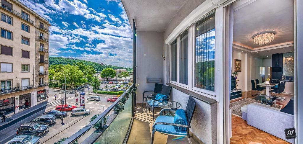 B&P Maine Street Apartments Budapesta Exterior foto
